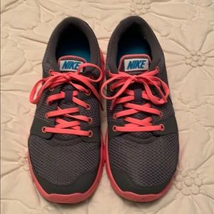 *CLOSET CLEANOUT* Nike Flex Experience RN Sneakers